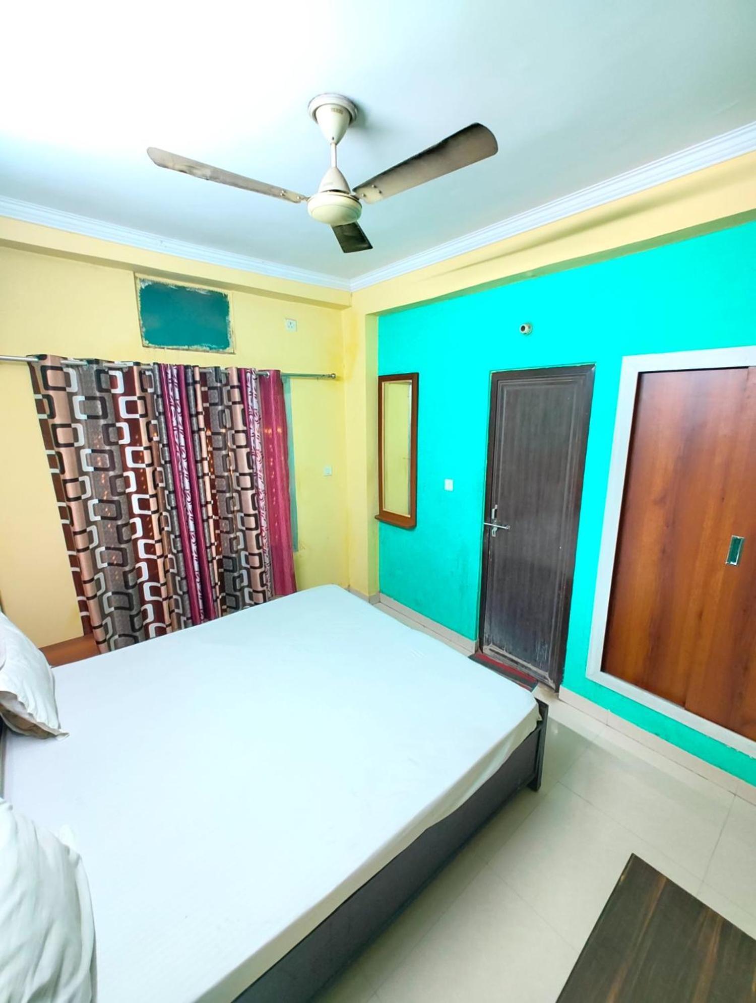 A Premium Kashi - Fully Air Conditioned At Prime Location - Near Ganga Ghat And Walking Kashi Vishwanath Temple - Hygiene & Spacious - With Wifi Facilities - Besat In Hotel Varanasi